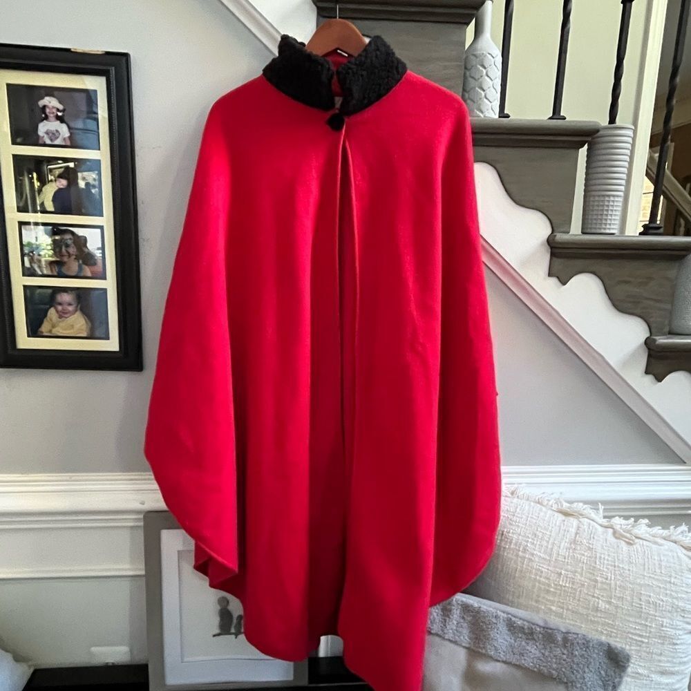 Lord & Taylor Red & Black Cape O/S